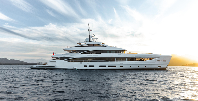 the yacht Asani