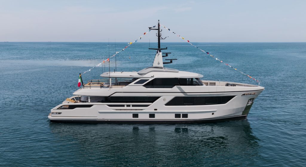 launch of yacht Mon Coeur