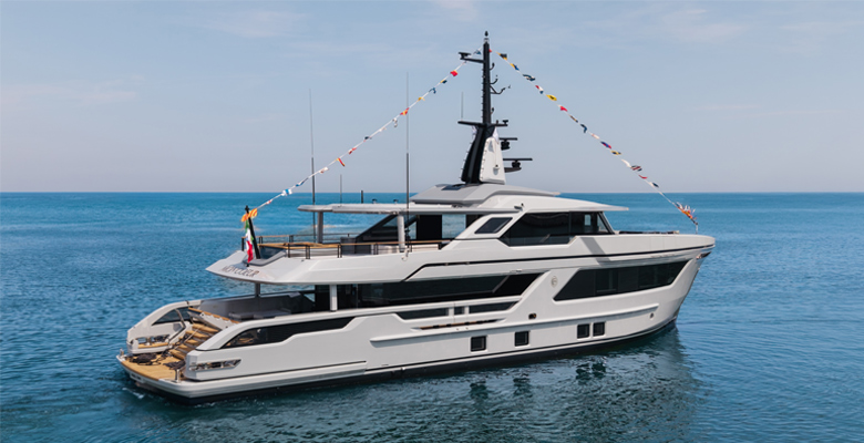 launch of yacht Mon Coeur