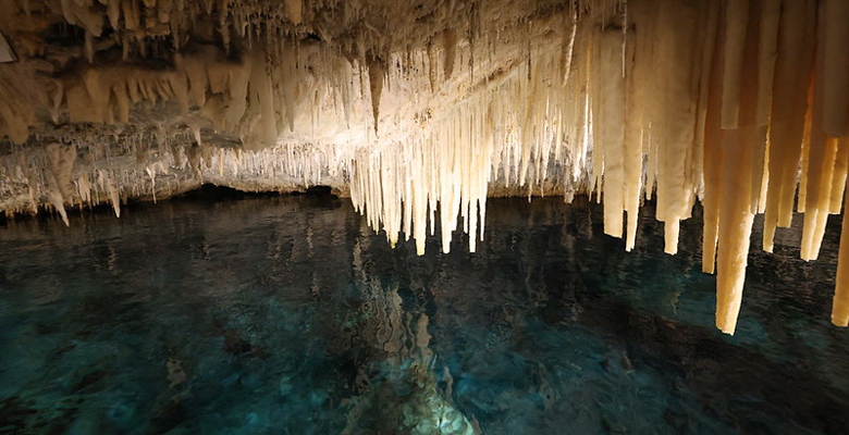where to charter a yacht - Bermuda