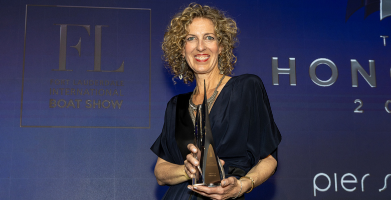 The Honours awards Angela Abshier